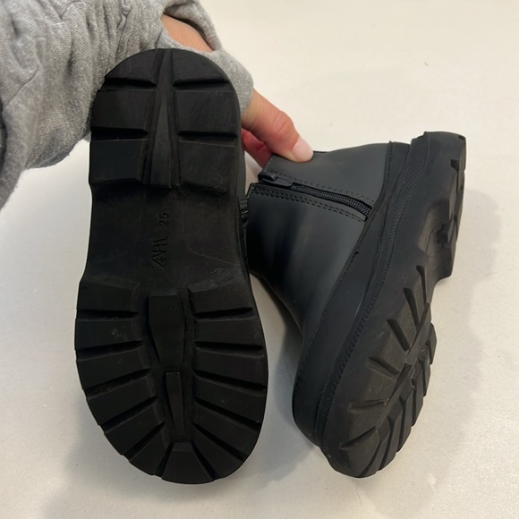 Zara toddler rain boots EUC euro size 25 - Picture 4 of 6